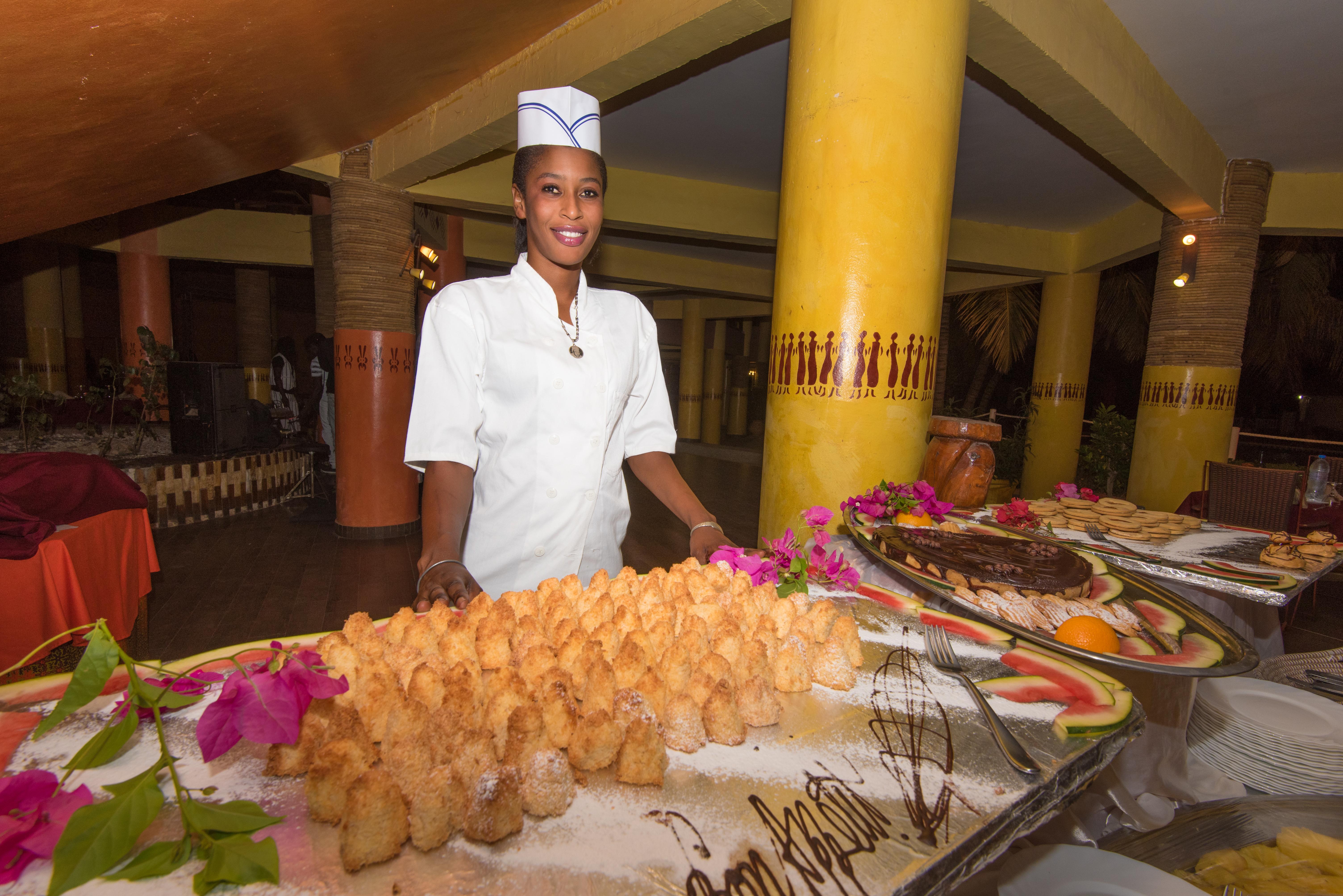 Royal Saly Hotel Buitenkant foto