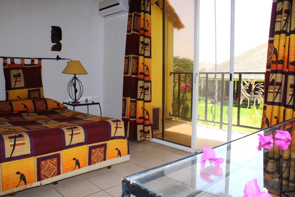 Royal Saly Hotel Buitenkant foto