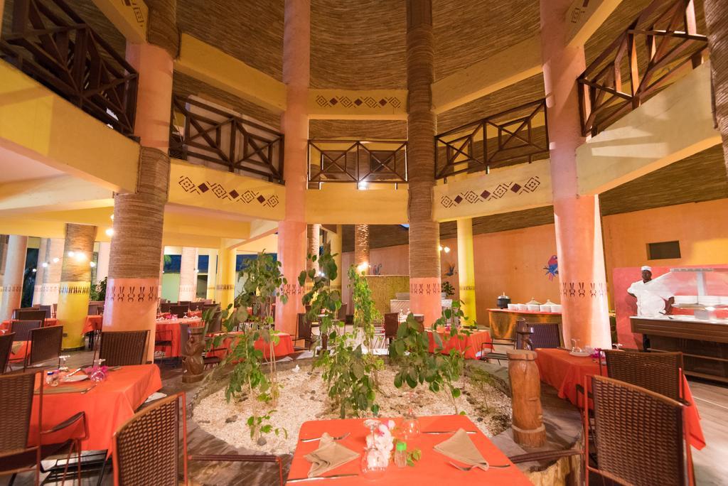 Royal Saly Hotel Buitenkant foto