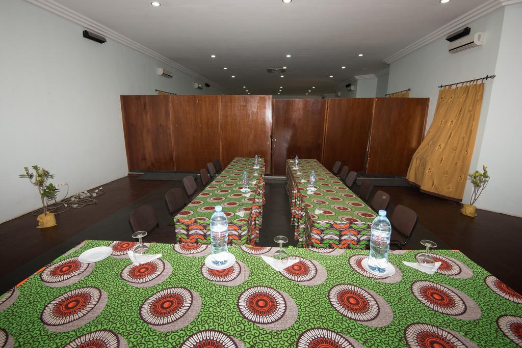 Royal Saly Hotel Buitenkant foto